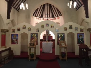 Interiorul Bisericii Ortodoxe – Naosul Locașului din Bebington